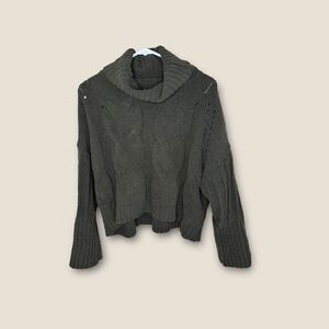 Moon & Madison Cable Knit Green Sweater